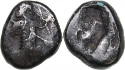 Persia, Achaemenid Empire AR Siglos (circa 485-420 BC)
4.18 g. 15mm. F Time of Darios I to Xerxes II, circa 485-420 BC. Persian king or hero in kneel...