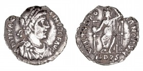 Imperio Romano
Magno Máximo
Siliqua. AR. Mediolanum. (c. 387-388). R/VIRTVS ROMANORVM. Roma entronizada, en exergo MDPS. 1.27g. RIC.19a. Falta parte...
