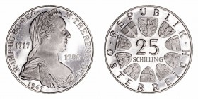 Monedas Extranjeras
Austria
25 Schilling. AR. 1967. 250 Aniversario del nacimiento de María Teresa. 13.02g. KM.2901. Suave pátina. (PROOF).