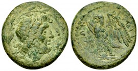The Brettii AE reduced Uncia, c. 208-203 BC 

Bruttium, The Brettii. AE reduced Uncia (22 mm, 7.43 g), c. 208-203 BC.
Obv. Laureate head of Zeus to...