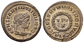 Constantinus II AE Nummus, Vota reverse 

Constantine I (306-337 AD) for Constantinus II Caesar. AE Nummus (20 mm, 3.75 g), Lugdunum, 323 AD.
Obv. ...
