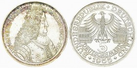 Deutschland, AR 5 Mark 1955 G, Markgraf 

Deutschland, Bundesrepublik. AR 5 Mark 1955 G (11.11 g). Markgraf von Baden.
AKS 212.

Selten. Gutes vo...