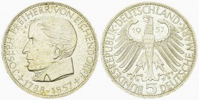 Deutschland, AR 5 Mark 1957 J, Eichendorff 

Deutschland, Bundesrepublik. AR 5 Mark 1957 J (11.32 g). Freiherr von Eichendorff.
AKS 213.

Selten....