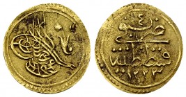 Mahmud II AV 1/4 Zeri Mahbub AH 1223/4 

Ottoman Empire. Mahmud II (AH 1223-1255/1808-1839 AD). AV 1/4 Zeri Mahbub AH 1223/4 (1811) (14 mm, 0.79 g)....