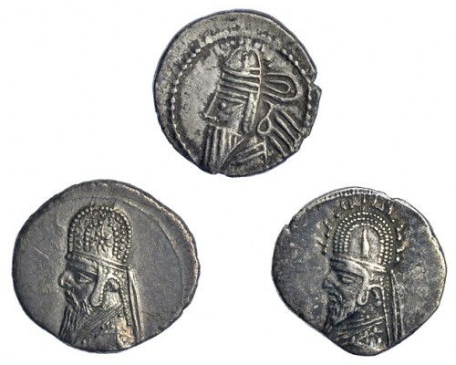 PARTIA. Lote de 3 dracmas. Osroes II (190 d.C.). MIT-689; Phraates III (70-57 a....