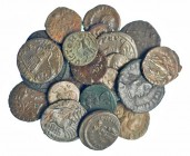 Lote de 22 monedas AE 11 a 17 mm. Diversos emperadores. BC+/MBC+.
