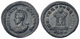 CONSTANTINO II. Follis. Londinium (323-324). PLON en el exergo. Pátina oscura. EBC-. RIC-287.