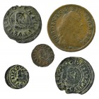 Lote de 5 monedas. 8 maravedís, 1662, Coruña (2); 2 maravedís; 2 maravedís, 1663, Cuenca (Ex Vico 131; Ex NSA 1852); Fernando IV, Nápoles, Grano 1791....