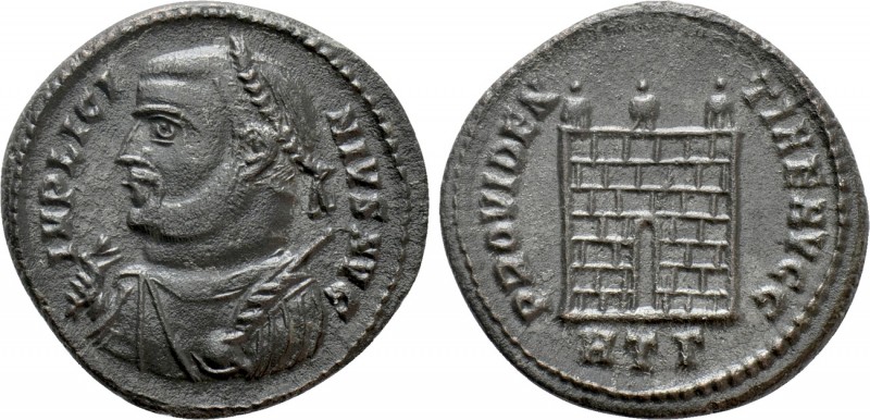 LICINIUS I (308-324). Follis. Heraclea

Obv: IMP LICINIVS AVG. Laureate bust l...