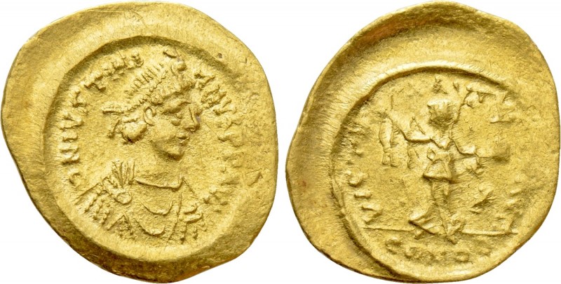 JUSTINIAN I (527-565). GOLD Tremissis. Constantinople

Obv: D N IVSTNIANVS P P...