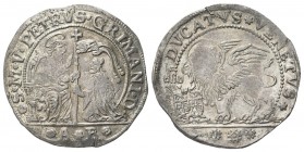 VENEZIA
Pietro Grimani Doge CXV, 1741-1752.
Ducato, sigle A B.
Ag
gr. 22,64
Dr. SM V PETRVS GRIMANI D. San Marco in trono, benedice con la d. e p...