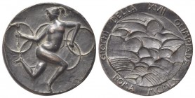 roma
Durante Repubblica Italiana, dal 1946.
Medaglia 1960 opus E. Greco.
Æ
gr. 77,72 mm 55,6
Dr. Tedofora; sullo sfondo, cerchi olimpici; a d., E...
