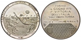 TORINO
Durante Repubblica Italiana, dal 1946.
Medaglia 1973 opus Piccione.
Ag
gr. 39,7 mm 44
Dr. FEDERAZIONE ITALIANA GIUOCO CALCIO. Calciatori; ...