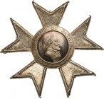 FRANCE
Order of the Legion of Honour
An exceptionnal large embroidered, Grand Cross 
Breast Star, 119 mm, with sequined arms bordered 
with silver...