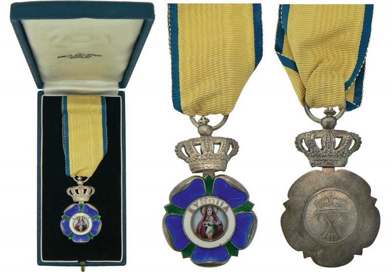 GREECE
Order of Welfare
A Dame Silver Medal, 1st type, 51x30 mm, silver badge ...