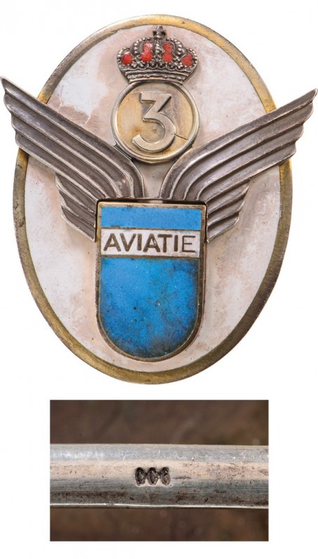 ROMANIA
Regimental Badge of the 3rd Bomber Flotilla
Breast Badge, 47x40 mm, Si...