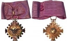 SPAIN
Civil Order of Alphonse XII
A jewelled Commander’s Cross in gold, 49x44 mm, 25,2 g, shaped as a beaming sun with a dark-toned eagle with sprea...