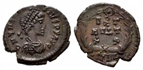 Theodosius I. Reduced follis. 379-395 AD. Heraclea. (Ric-19c). Ae. 1,30 g. Choice VF. Est...25,00. 


 SPANISH DESCRIPTION: Teodosio I. Follis redu...