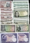 Lot of 33 Spanish banknotes, 1 peseta 1948 (1), 1951(6), 1953 (6), 5 pesetas 1943 (1), 1945 (1), 1951 (7), 1954 (5), 25 pesetas 1946 (4) and 1954 (2)....