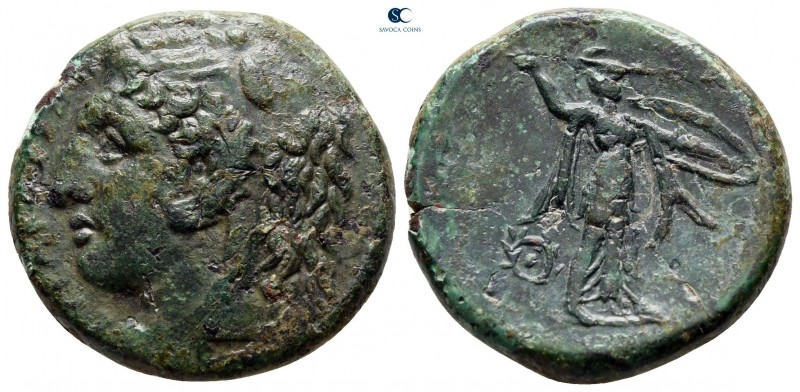 Sicily. Syracuse. Pyrrhos circa 278-276 BC. 
Bronze Æ

22 mm, 9,49 g



v...