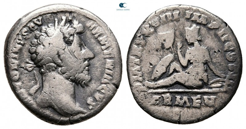 Marcus Aurelius AD 161-180. Rome
Denarius AR

17 mm, 3,16 g



nearly ver...