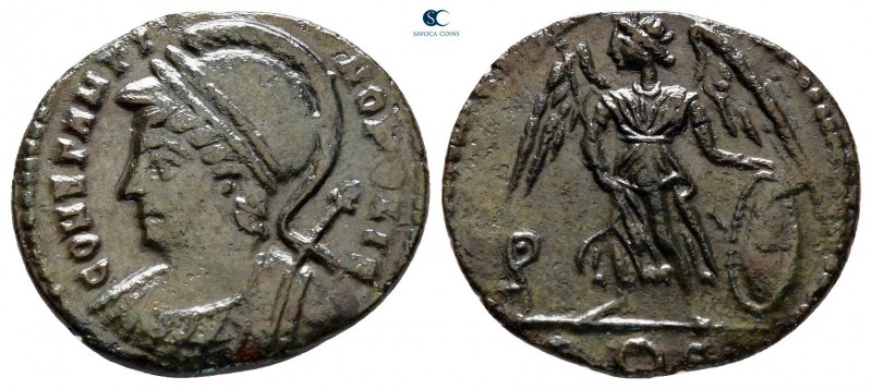 City Commemoratives AD 330-354. Aquileia
Follis Æ

18 mm, 1,96 g

very fine...