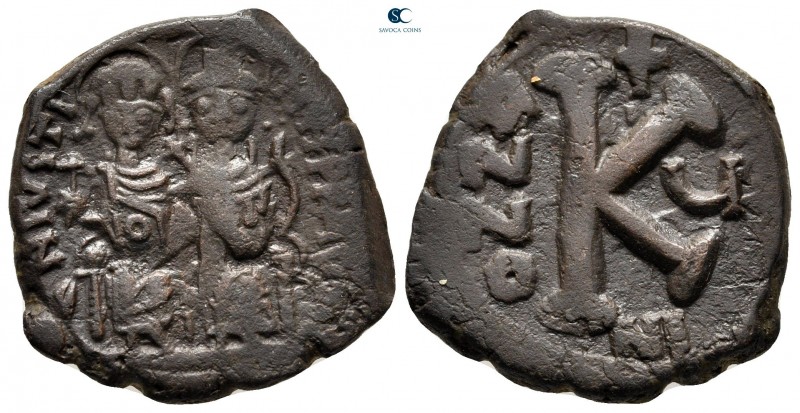 Justin II and Sophia AD 565-578. Nikomedia
Half Follis or 20 Nummi Æ

24 mm, ...