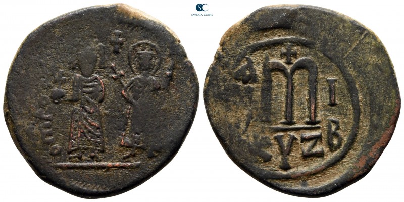 Phocas, with Leontia AD 602-610. Cyzicus
Follis or 40 Nummi Æ

29 mm, 13,21 g...