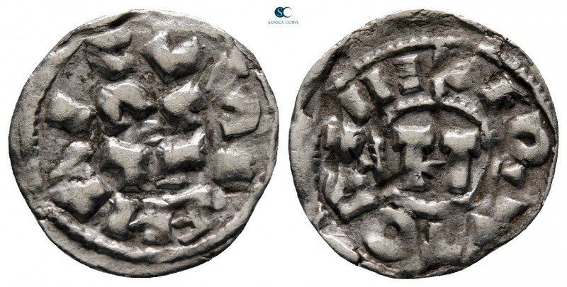 Heinrich III-V AD 1039-1125. Lucca
Denaro AR

14 mm, 0,69 g



very fine