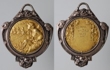 Medaglie sportive. Premio Coppa d'oro 1920. AG dorato gr. 9,9 mm 38x31 ca.