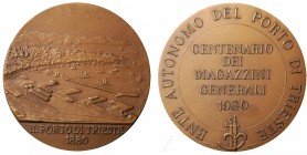 Trieste. Medaglia Ente Autonomi del Porto di Trieste. Centenario dei Magazzini Generali 1880-1980. AE gr. 46 mm 50