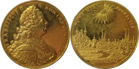 (64) Altdeutsche Munzen und Medaillen, NURNBERG, STADT. 6 Dukat 1745, PPW. Buste von Franz richtig / Auge Gottes uber der Stadtansicht. Gold. 40 mm. 2...
