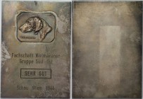 Medaillen und Jetons, Hundesport / Dog sports. "Fachschaft Weimaraner Gruppe Sud - Ost. Sehr Gut. Schau Wien 1944" Medaille. 65 x 89 mm. 103.03 g. Fas...