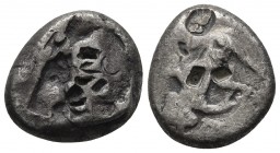 Achaemenid Kingdom, Artaxerxes II to Artaxerxes III, AR siglos, uncertain mint (Sardes?), ca. 375-340 BC
Persian king running to right, holding dagger...