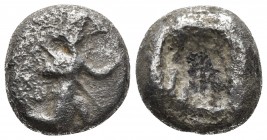 Achaemenid Kingdom, Darius I to Artaxerxes II, AR siglos, uncertain mint (Sardes?), ca. 485-375 BC
Persian king, holding transverse spear and bow, run...