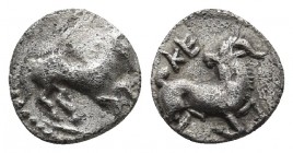 Cilicia, Kelenderis, ca. 425-400 BC, AR hemiobol
Prancing horse right.
Kneeling goat right, head reverted. Above KE
SNG COP 92cf. (obol) UNPUBLISHED ?...