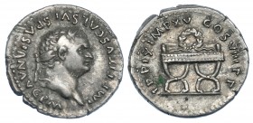 IMPERIO ROMANO. TITO. Denario. Roma (80 d.C.). R/ Trono de Marte y Venus: silla curul con corona encima; TR P IX IMP XV COS VIII P P. AR 3,49 g. 18,9 ...