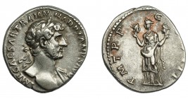 IMPERIO ROMANO. ADRIANO. Denario. Roma (119-122). R/ Aeternitas con las cabezas del Sol y la Luna; P M TR P C(OS) III. AR 3,50 g. 17,9 mm. RIC-215. Re...