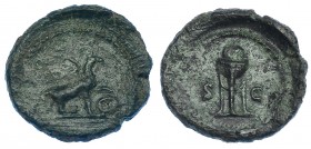 IMPERIO ROMANO. Periodo de Adriano a Antonino Pío. Cuadrante. Roma (117-161). A/ Grifo a der. con pata izq. sobre rueda. R/ Trípode, SC. AE 3,08 g. 17...