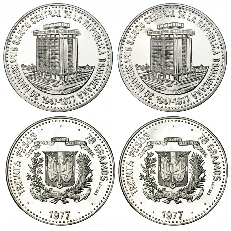 MONEDA EXTRANJERA. REPÚBLICA DOMINICANA. Lote de 2 piezas de 30 pesos. 1977. 30 ...