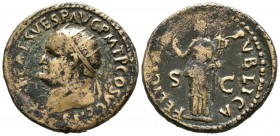 VESPASIANO. Dupondio. (Ae. 10,23g/28mm). 74 d.C. Roma. (RIC 555). Anv: Busto radiado de Vespasiano a izquierda, alrededor leyenda: IMP CAES VESP AVG P...