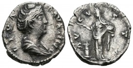 FAUSTINA I. Denario (Ar. 2,30g/17mm). 141 d.C. Roma. (RIC 394a). Anv: busto drapeado de Faustina I a derecha, alrededor leyenda: DIVA AVG FAVSTINA. Re...