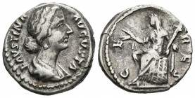 FAUSTINA II. Denario. (Ar. 3,23g/18mm). 161-175 d.C. Roma. (RIC 669). Anv: Busto diademado y drapeado de Faustina II a derecha: FAVSTINA AVGVSTA. Rev:...