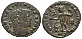LICINIO I. Follis (Ae. 3,87g/23mm). 313 d.C. Siscia. (RIC VII 17). Anv: Busto laureado de Licinio I a derecha, alrededor leyenda: IMP LIC LICINIVS P F...