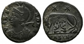 CONSTANTINO I. Centenional. (Ae. 2,15g/16mm). 333-335 d.C. Siscia. (RIC 240). Anv: VRBS ROMS. Busto de Roma con casco drapeado y coraza a izquierda. R...