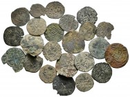 Conjunto de 23 cobres medievales y de los Reyes Católicos. Diferentes cecas, módulos así como estados de conservación. A EXAMINAR