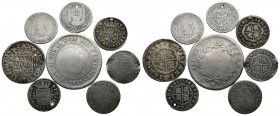 MONARQUIA ESPAÑOLA. Interesante conjunto formado por 8 monedas de plata de periodos comprendidos entre los reinados de Felipe V y Fernando VII. Difere...