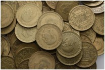 Lote compueto por 641 monedas de 1 peseta de 1966. Diferentes años de acuñación así como estados de conservación. A examinar.