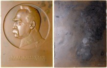 Plakieta autorstwa Aumillera z 1936 roku, poświęcona Józefowi Piłsudskiemu.