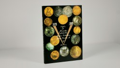 V SIGLOS DE MONEDAS ESPAÑOLAS 1479-1989. From the Catholic Kings to Juan Carlos I. It contains numerous illustrations and explicative texts of each mi...